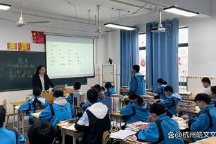 浓眉：詹姆斯今天扛起了大旗 他在场上非常高效